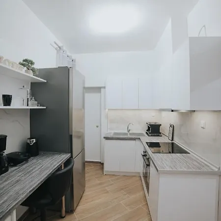 Comfy And Stylish Apartment Thessaloniki